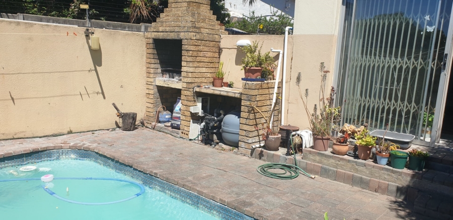 3 Bedroom Property for Sale in Table View Western Cape